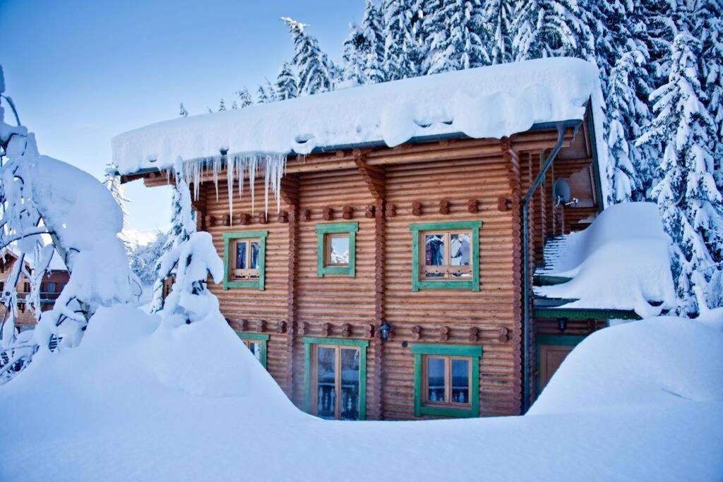 Chalé Chalet Le Baikal 10 Personnes, Pres Des Pistes Courchevel