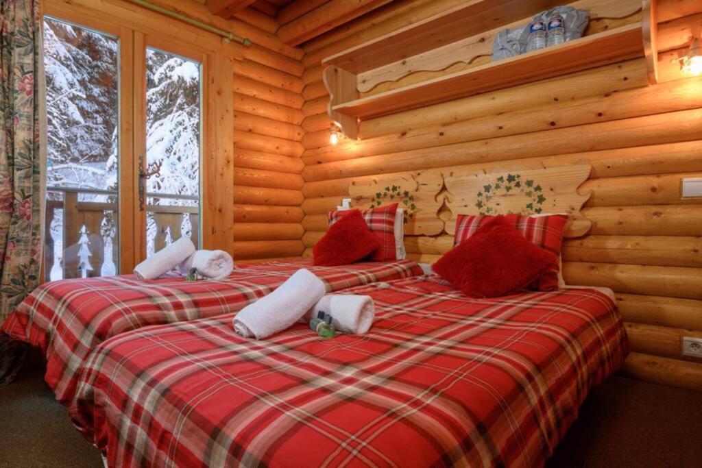 Chalet Le Baikal 10 Personnes, Pres Des Pistes Courchevel